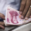 Ludowy Bank Chin przeprowadza internewencje rynkowe i słowne w obronie juana