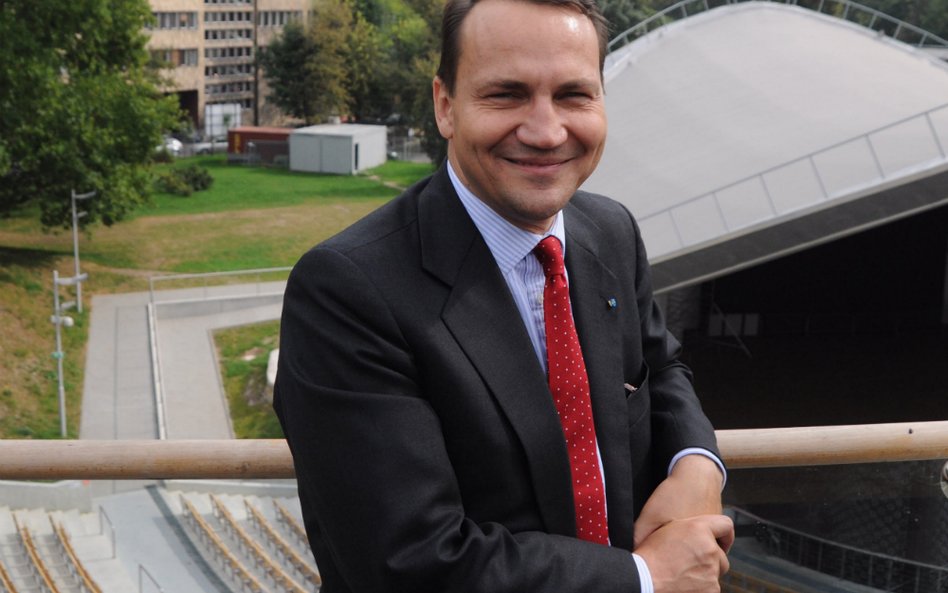 Radosław Sikorski: Idziemy z PiS łeb w łeb. To przegrana opozycji