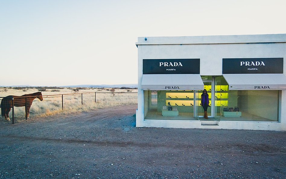 Butik Prada Marfa stanął na pustyni w Teksasie w 2005 roku.