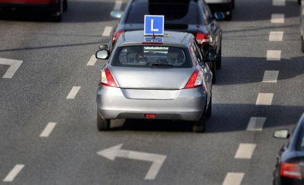 Egzamin na prawo jazdy. Nowe przepisy mają skrócić kolejki w WORD-ach, eksperci mówią: nie ma szans