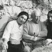 Pablo Picasso z rodziną Crommelyncków. Mougins, południe Francji