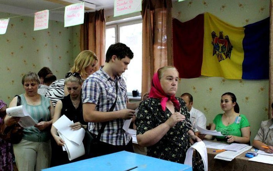 Wstępne wyniki niedzielnych wyborów lokalnych w Mołdawii pokazały, że proeuropejski kurs tego kraju 