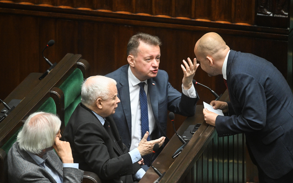 Mariusz Błaszczak zaprosił na rozmowy w sprawie rządu technicznego. PiS usłyszał odpowiedź Konfederacji