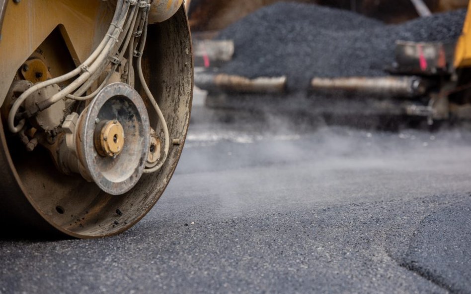 Prace drogowe stanowią kontynuację budowy sieci kanalizacyjnej realizowanej przy nowym osiedlu miesz