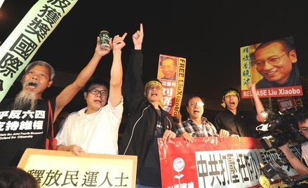 Hong Kong - demonstranci domagają się uwolnienia Liu Xiaobo