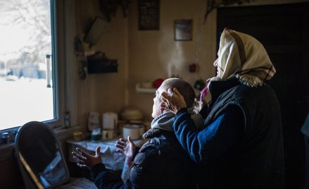 W lokalnej społeczności szeptucha odgrywa rolę lekarza i psychoterpeuty, ale działa inaczej niż wykw