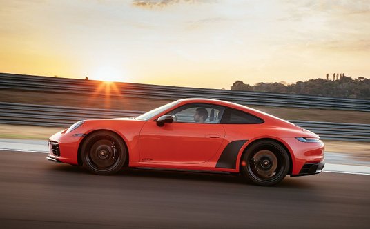 Porsche 911 Carrera4 GTS