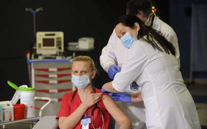 Koronawirus: Liczba zaszczepionych na COVID-19 w Polsce przekroczyła 500 tysięcy