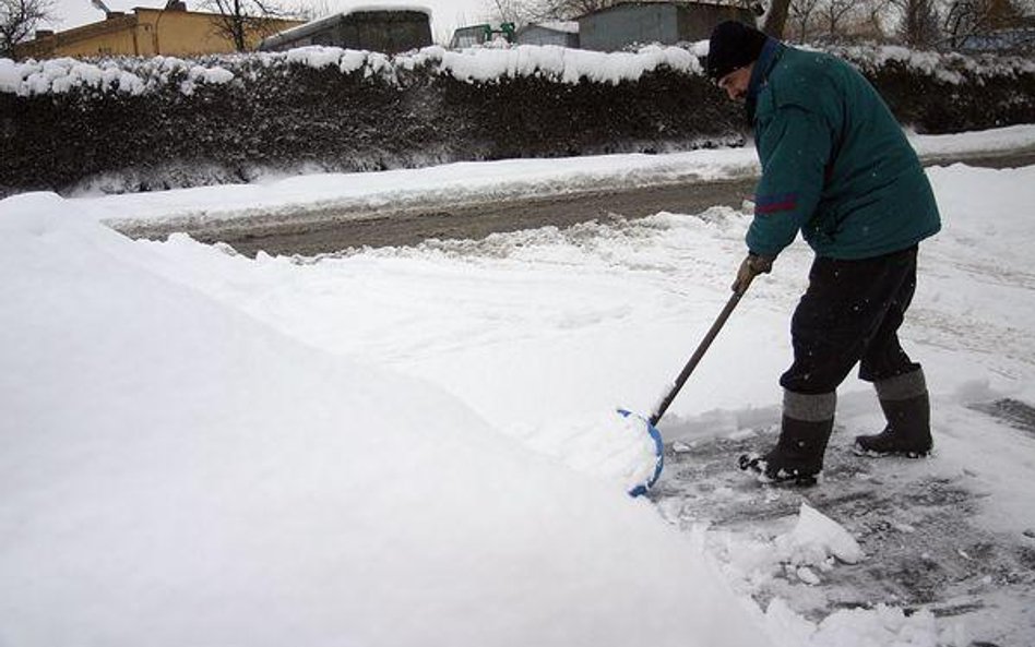 Do kogo należy odśnieżanie chodników