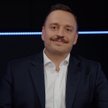 Gościem Przemysława Tychmanowicza w Parkiet TV był Omar Arnaout, prezes XTB. Fot. mat. prasowe