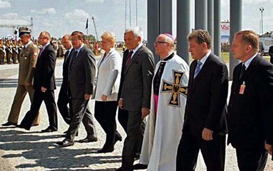 W uroczystościach wzięli udział obok Bronisława Komorowskiego prezydenci Litwy, Mołdawii, Rumunii, p