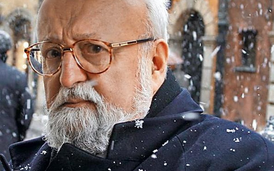 Krzysztof Penderecki przed archikatedrą św. Jana