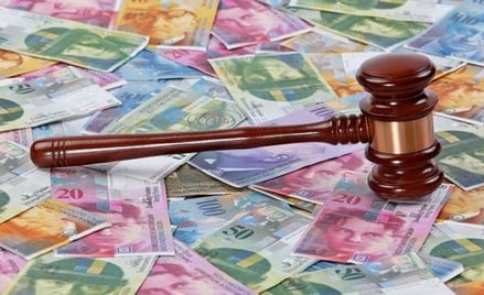 Rekordowa liczba wyroków frankowych, kredytobiorcy górują nad bankami