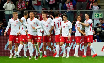 W meczu Ligi Narodów reprezentacja Polski pokonała Rumunię 6:0. Trzy gole zdobył Robert Lewandowski