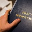 Radca prawny i informatyk z zarzutami prokuratorskimi ws. prania pieniędzy za prace dyplomowe na zle