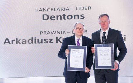 Arkadiusz Krasnodębski ( z lewej) i kancelaria Dentons - liderzy w dziedzinie prawo energetyczne