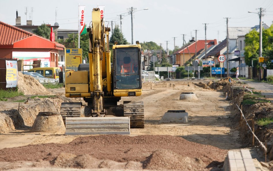 Lokalne inwestycje i ich wsparcie przez rząd miały być jednym z kół zamachowych kampanii parlamentar