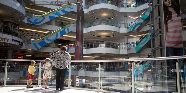 „Przecież nie urządzę w niej cyrku”. Co się stanie z warszawską Blue City?