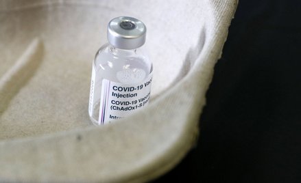 Koronawirus. RPA płaci za szczepionkę na COVID dwa razy więcej niż Europa?