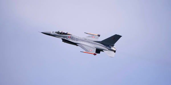 Czy samoloty F-16 odmienią bieg wojny? Polski generał: Nie ma cudownej broni