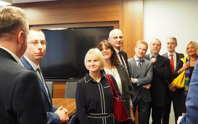 Prezes Robert Andrzejczyk (drugi z lewej) w otoczeniu dyrektorów