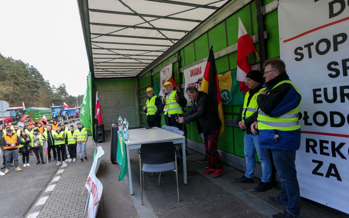 Dlaczego rolnicy nadal protestują? Wiceminister Michał Kołodziejczak ...