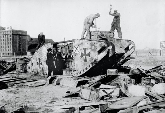 Zgodnie z powojennymi ustaleniami traktatu wersalskiego Niemcy musieli m.in. ograniczyć liczebność w