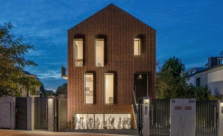 Mikrokamienica może zmieniać swój charakter: w zależności od potrzeb może być domem jednorodzinnym, 