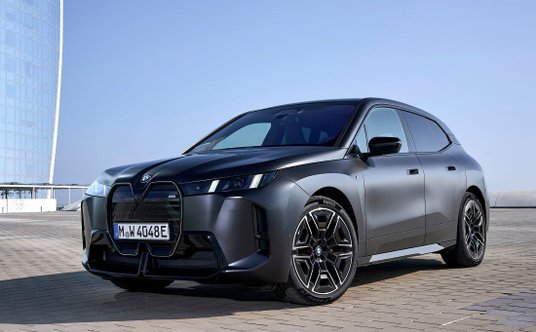 Zmodernizowane BMW iX