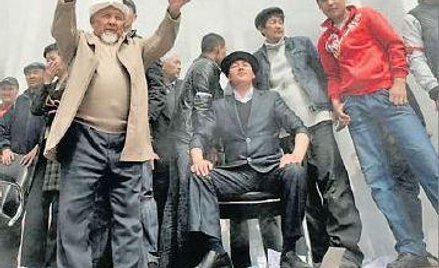 Mieszkańcy Biszkeku czekali na dalszy rozwój wydarzeń