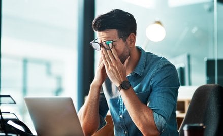 Sztuczna inteligencja ma przede wszystkim zagrażać pracownikom wykonującym pracę umysłową