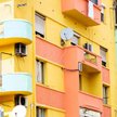 Tirana, bloki pamiętające komunizm po renowacji