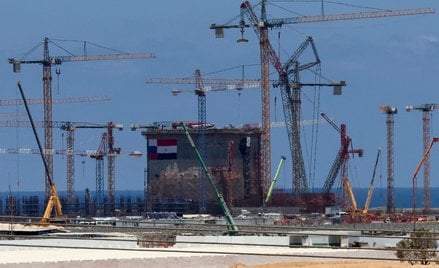 Rosatom buduje elektrownię, Egipt alarmuje. Pustki w betonie i naruszenia bezpieczeństwa