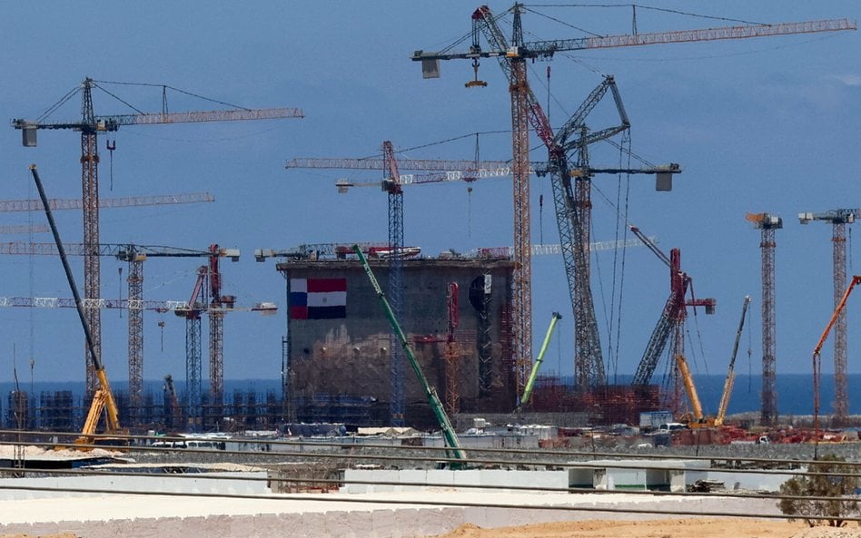 Rosatom buduje elektrownię, Egipt alarmuje. Pustki w betonie i naruszenia bezpieczeństwa