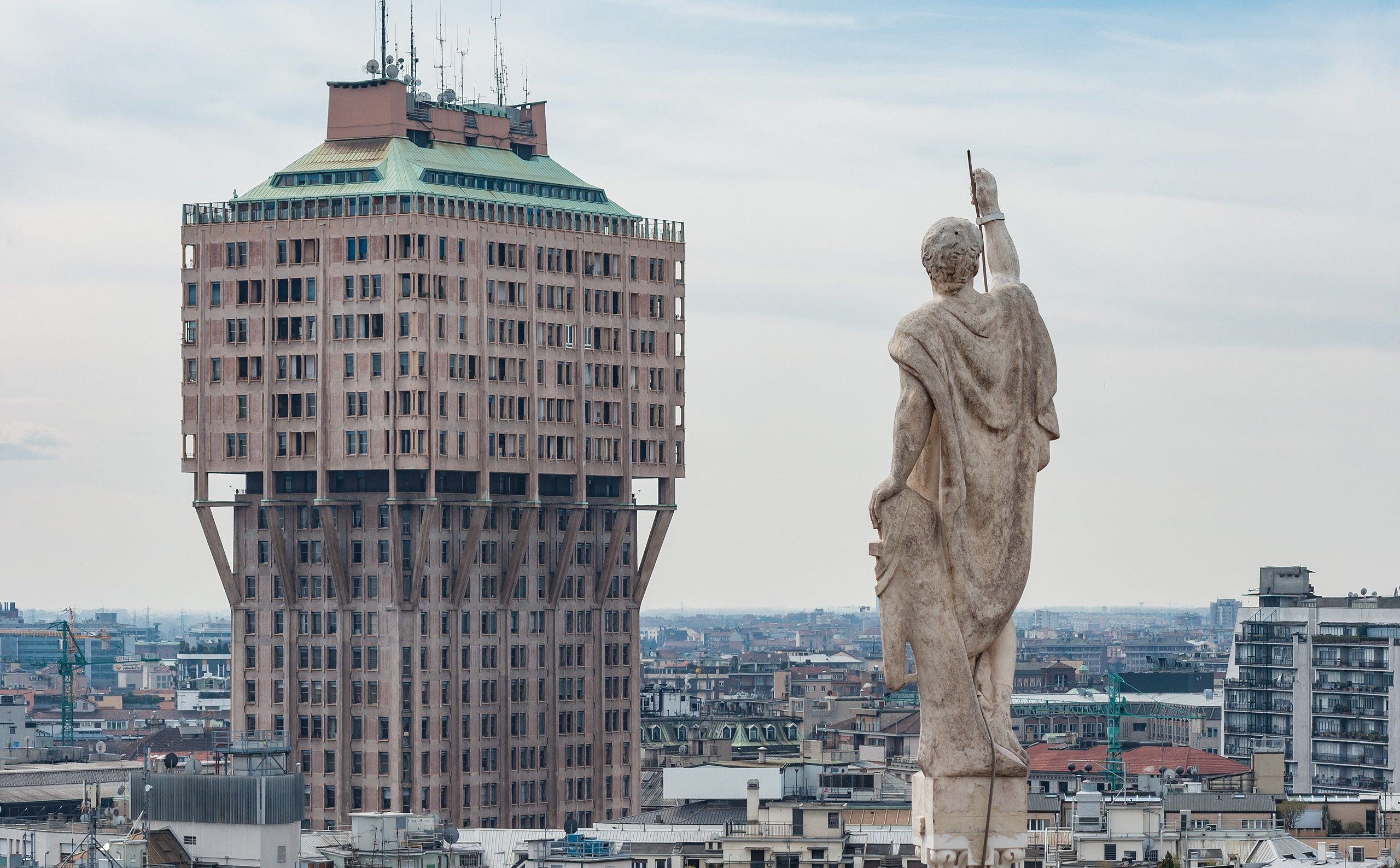 Brutalistyczna „maczuga” powraca w nowej odsłonie. Betonowy symbol Mediolanu