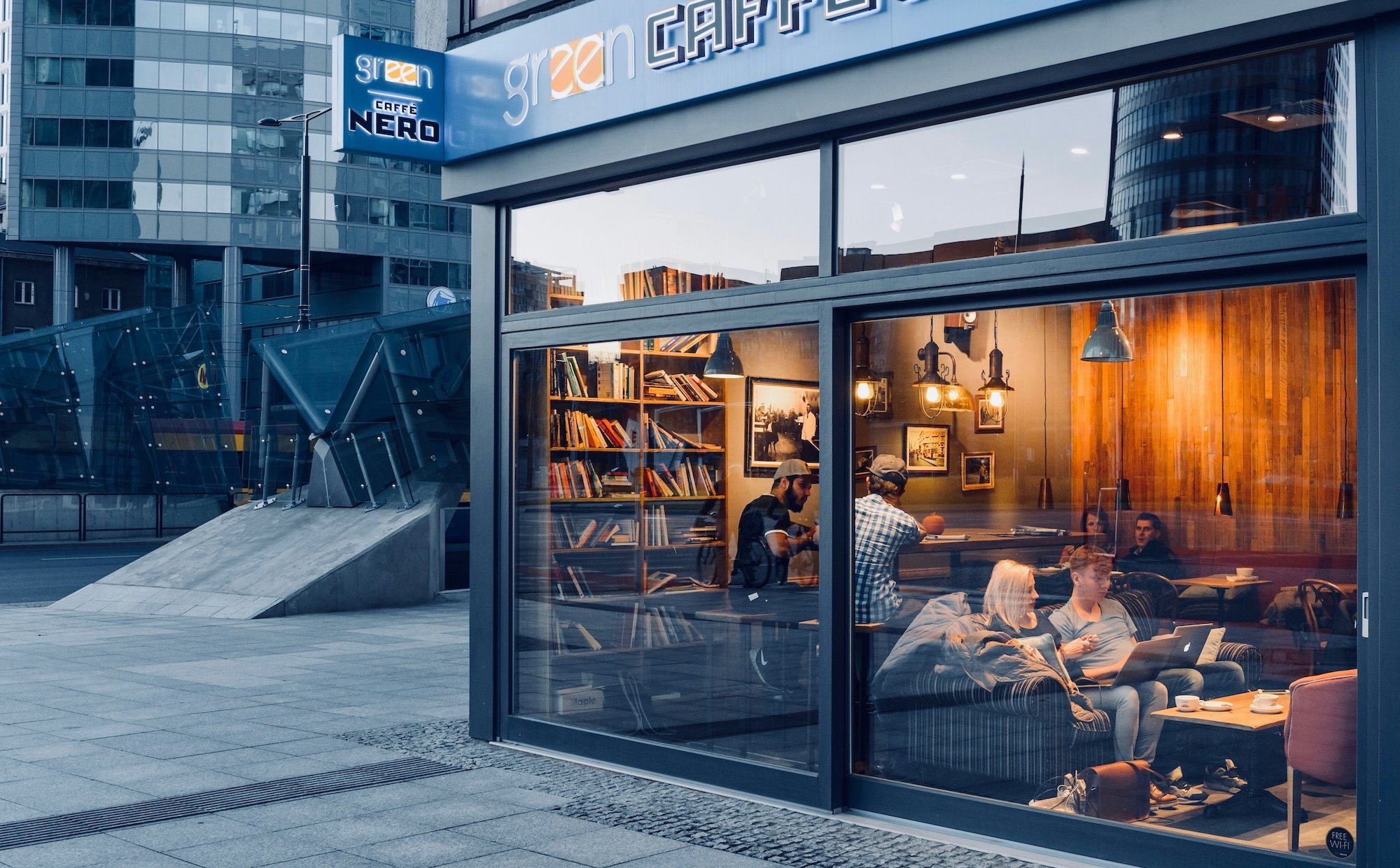 Polska wśród najszczęśliwszych państw świata. Awans do światowej czołówki