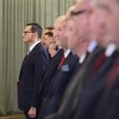 Premier Mateusz Morawiecki (L) podczas uroczystości w Pałacu Prezydenckim w Warszawie. Prezydent And