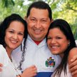 Hugo Chavez z córkami: Rosą Virginią i Marią Gabrielą. Obie pełniły na zmianę funkcję pierwszej damy