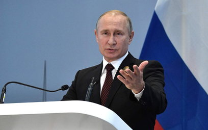 Większość Rosjan podziela sposób myślenia o historii i polityce zagranicznej Władimira Putina – wyni