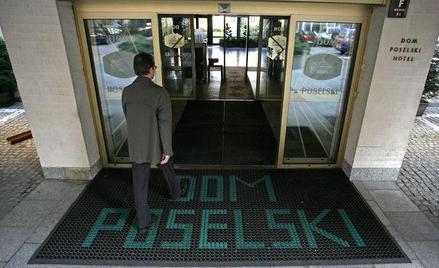 Poseł na waleta już nie przenocuje