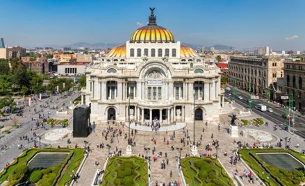 Emirates polecą do Meksyku przez Barcelonę