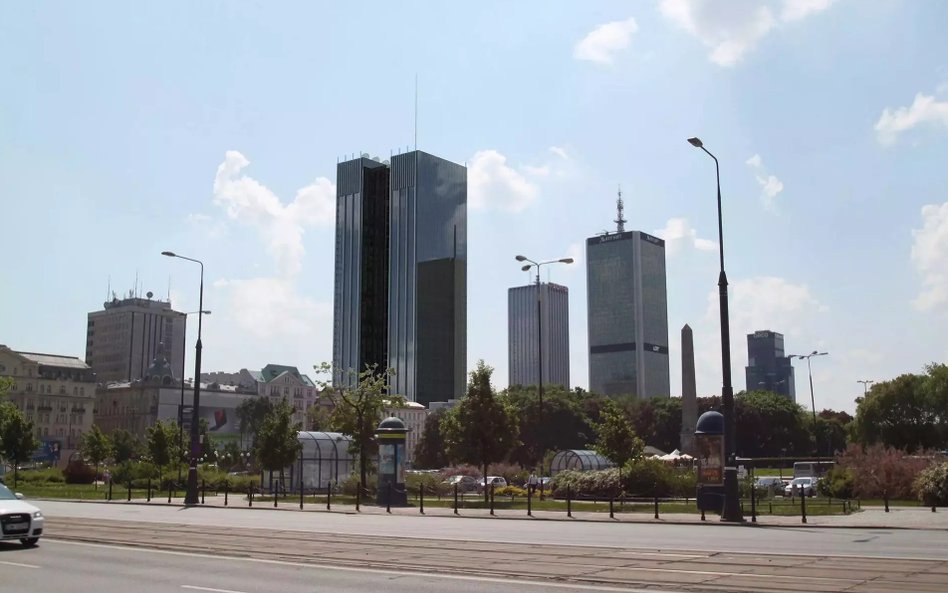 Skala Roma Tower niezaleznie od tego, że ten kształt budynku jest już nieaktualny, będzie zaznaczał 