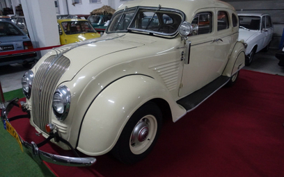 DeSoto Airflow to luksusowa limuzyna z lat 30. XX wieku. Fot. Muzeum Pojazdów Zabytkowych Tamte Lata