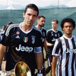 W futbolowych filmach dokumentalnych można m.in. zobaczyć, jak piłkarze Juventusu piją poranną kawę