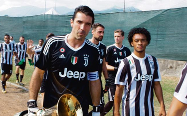 W futbolowych filmach dokumentalnych można m.in. zobaczyć, jak piłkarze Juventusu piją poranną kawę