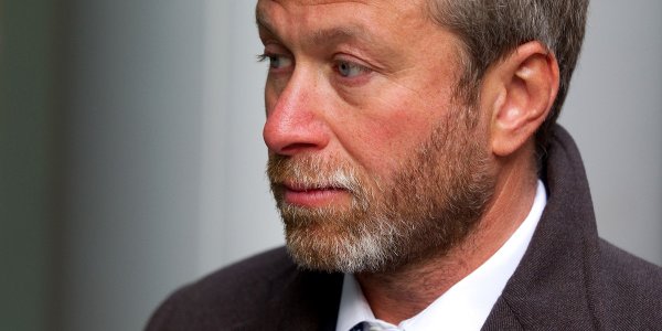 Rosyjski zapasik na czarną godzinę. Walka o miliardy dolarów zakopane w raju