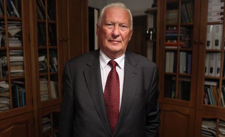 Wciąż wiele osób odbiera sobie życie