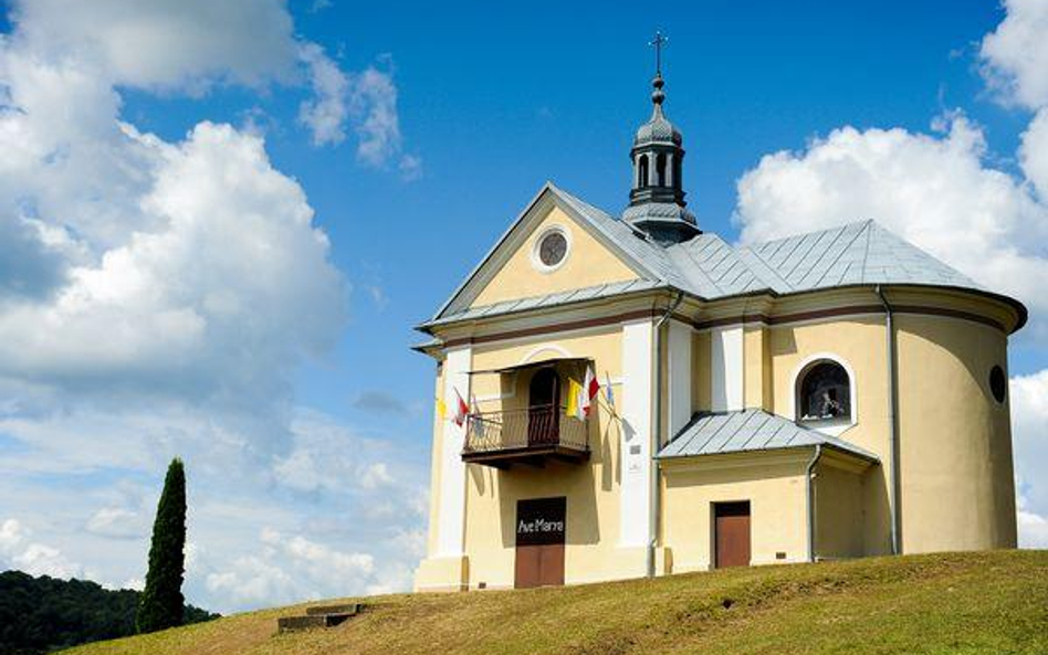 Gminy mogą żądać zwrotu przekazanych Kościołowi majątków