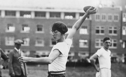 Halina Konopacka trenowała rzut dyskiem, pchnięcie kulą, rzut oszczepem, a także skoki wzwyż i w dal