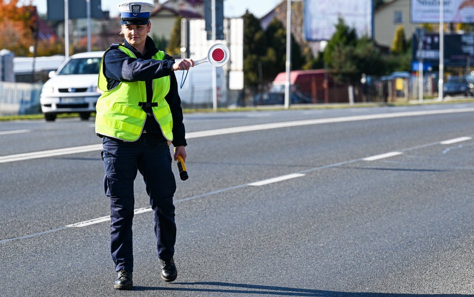 Policyjny patrol na drodze krajowej numer 94 w Rzeszowie